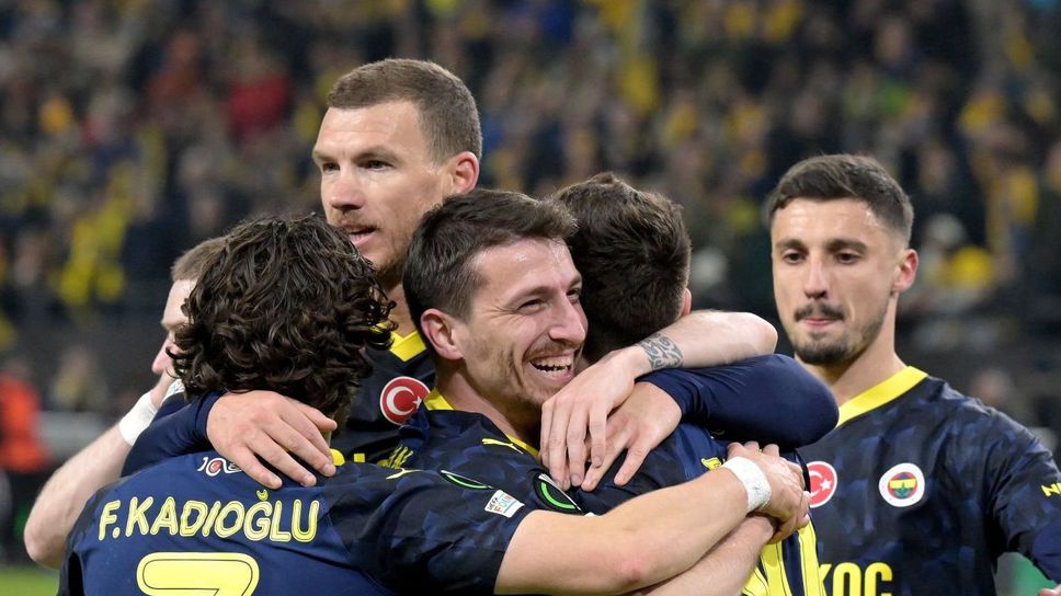 Фенербахче посяга към 1/4-финалите след класика в Белгия