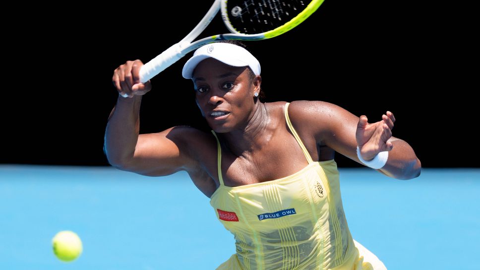 Слоун Стивънс и Джоузи Алтидор се развеждат