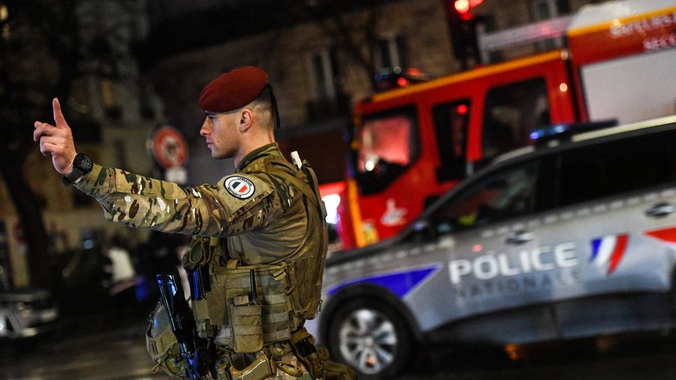 Арестуваха мъже, които са подготвяли обир на семейството на Патрис Евра