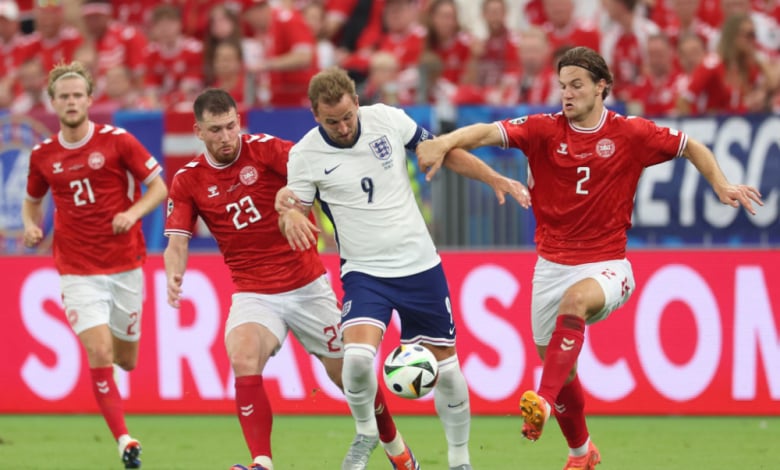 НА ЖИВО С БЛИЦ: Два гола на Дания - Англия, Фил Фодън удари греда