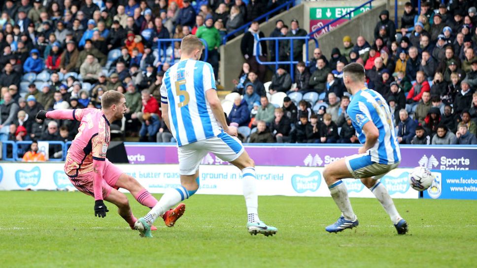 Груев отново с цял мач за Лийдс, йоркширци спряха отличната си серия