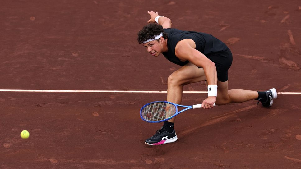 Водачът в схемата Бен Шелтън отпадна на четвъртфиналите в Хюстън