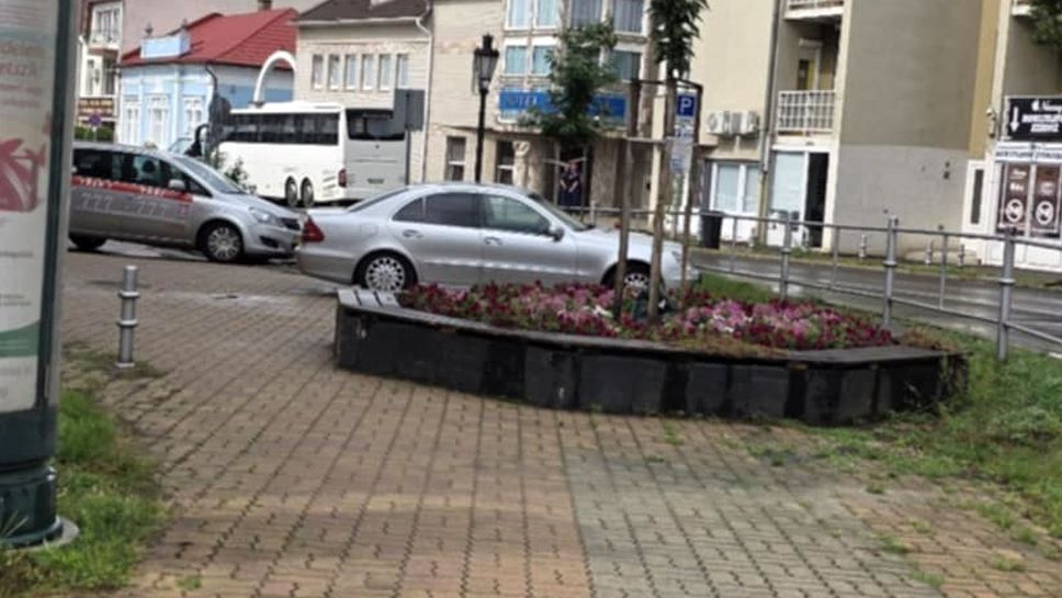 Полицейска охрана пред хотела на Левски в Унгария