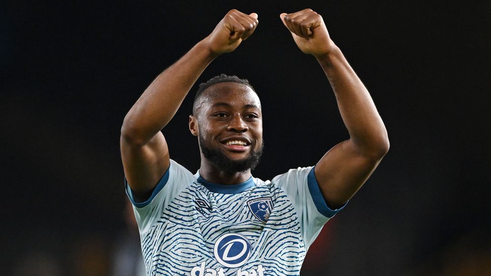 Борнемут победи и изпревари Уулвърхамптън