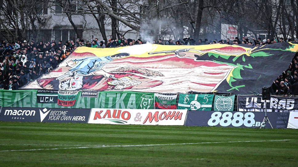 Клинт Истууд развъртя пищова във Варна - страхотна хореография на "Тича"