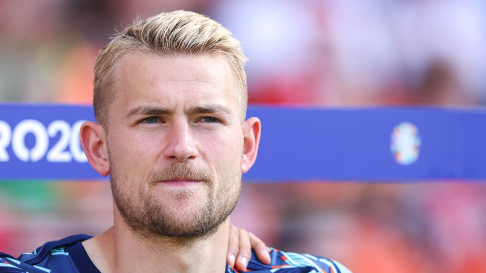 Де Лихт става цел №1 за защитата на Манчестър Юнайтед