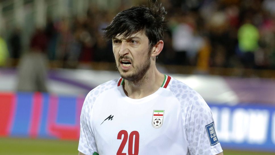 Известен ирански футболист си навлече гнева на режима в Техеран и бе оставен извън националния отбор