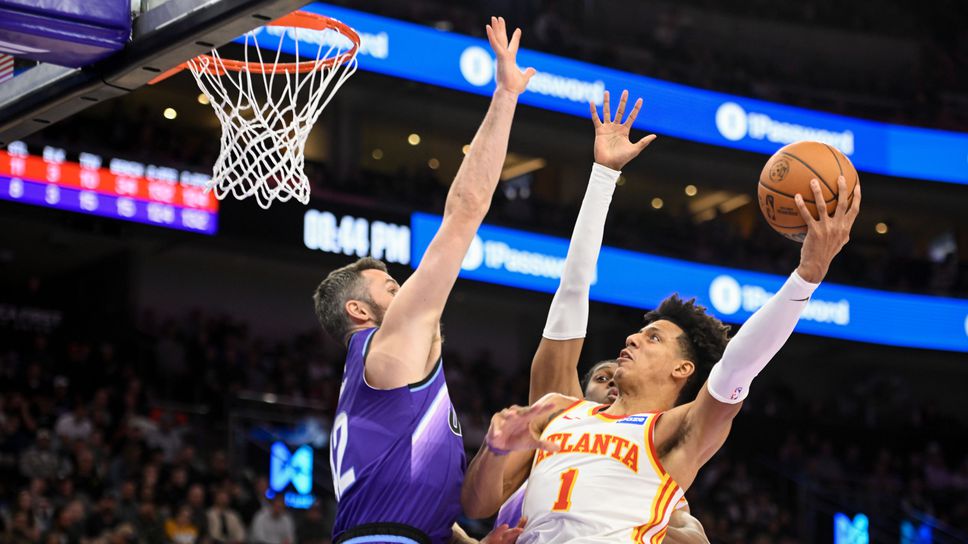 Джейлън Джонсън поведе Хоукс към победа над Джаз с най-доброто представяне в кариерата си