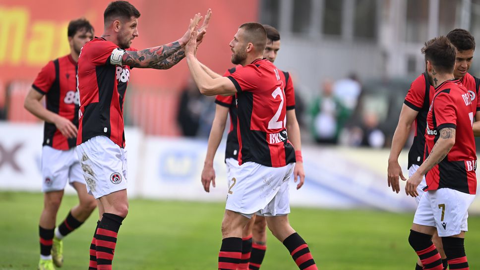 Локо натовари три точки за София от "Тича" и спря Черно море за второто място