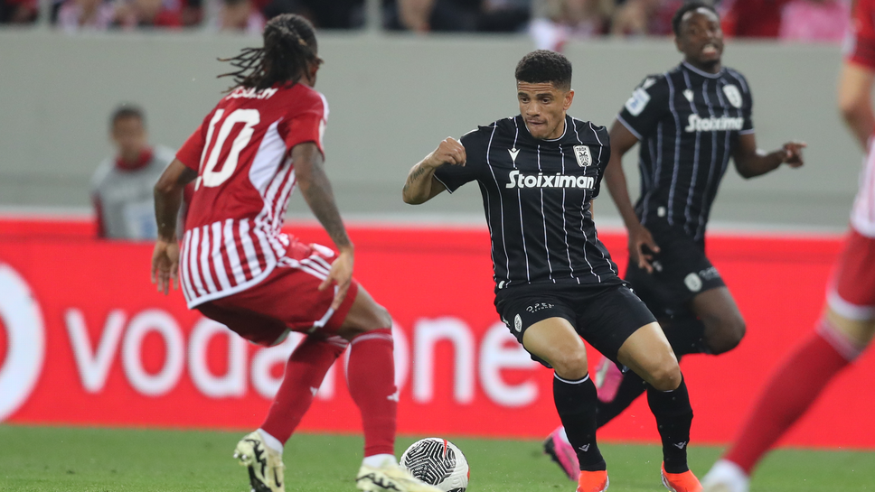 Десподов и ПАОК се отдалечиха от титлата след загуба от Олимпиакос