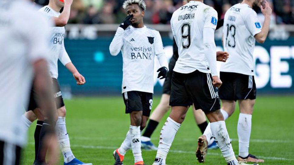 Червен картон провали отбора на Стефан Велков