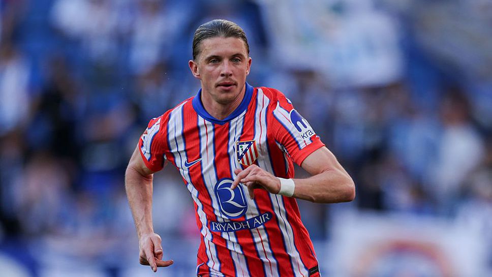 От Ман Юнайтед продължават да следят ситуацията около халф от Испания