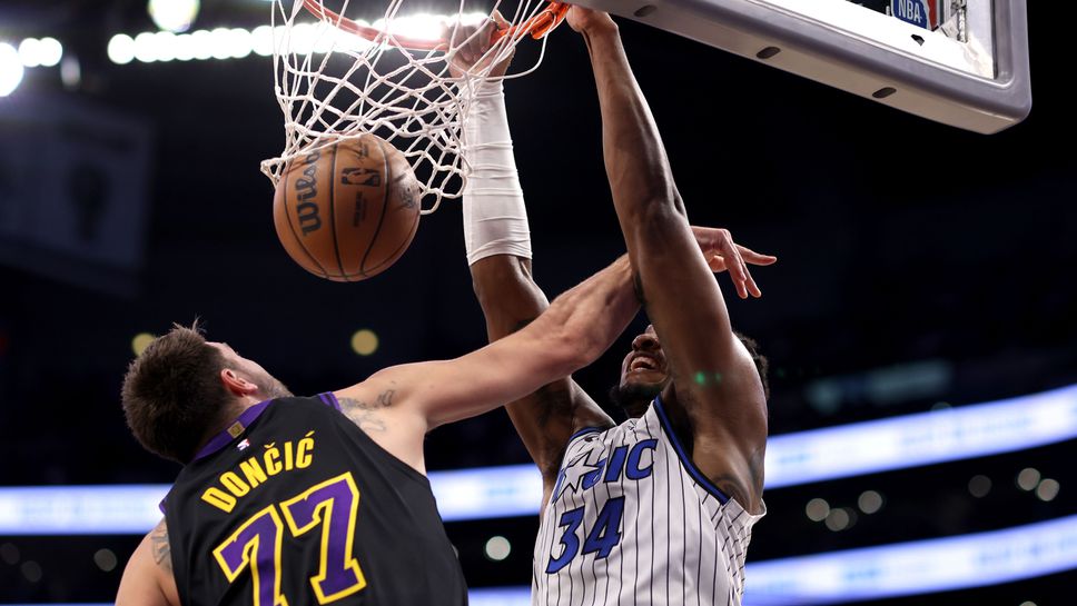 Кош в последните секунди реши мача между Орландо и Лейкърс