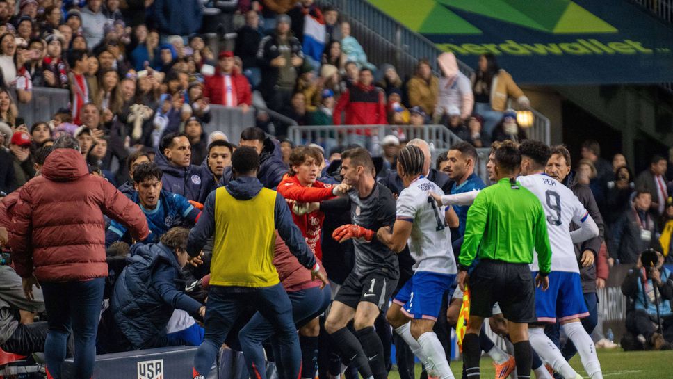 САЩ надви Парагвай в контрола с грозен край и сбиване