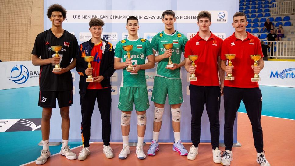 Две индивидуални отличия за волейболистите U18