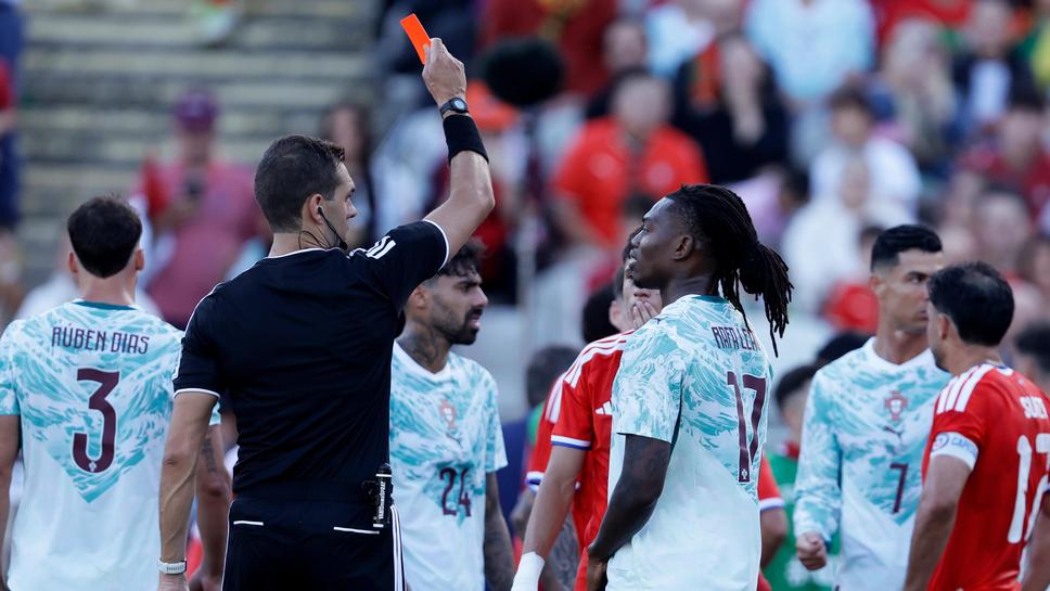 Леао след изцепката си в контрола на Португалия: Просто исках да защитя съотборника си