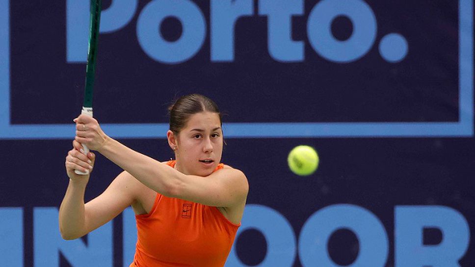 Елизара Янева и Изабелла Шиникова са четвъртфиналистки на двойки в Търнава