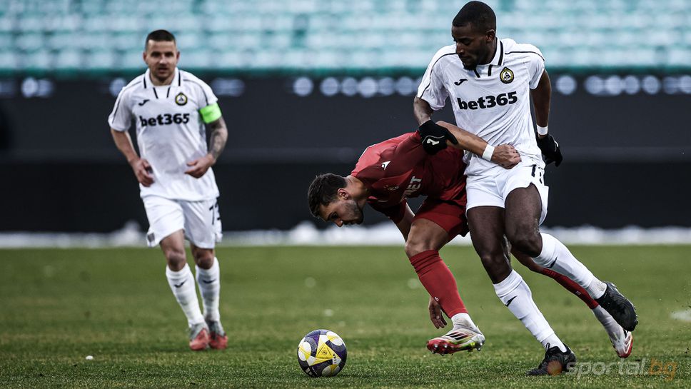 ЦСКА 0:0 Славия, двата отбора си разменят удари от дистанция