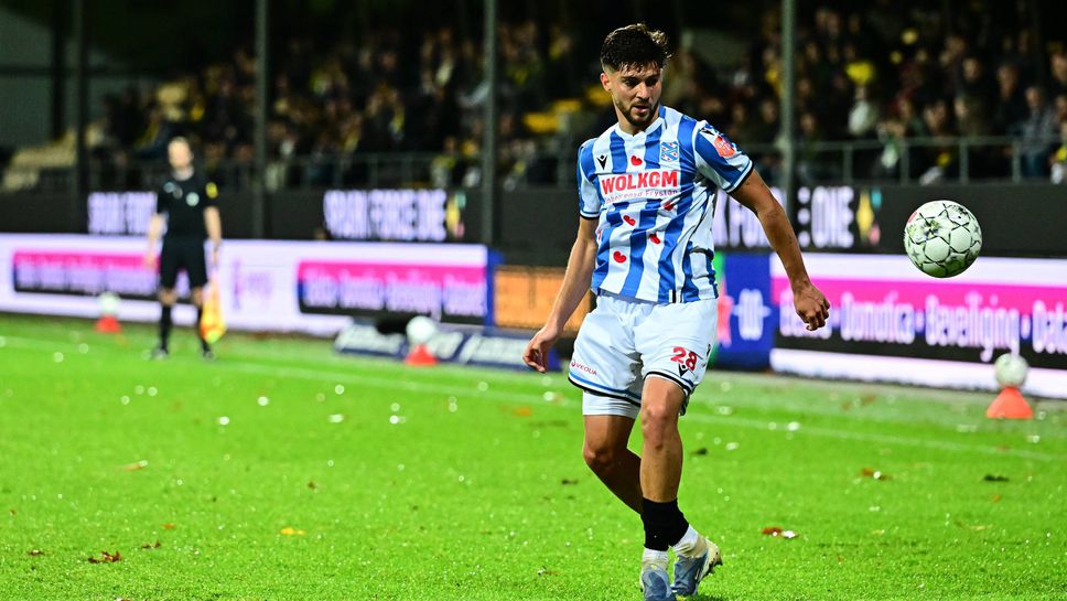 Християн Петров игра 13 минути при равенство на Хееренвеен