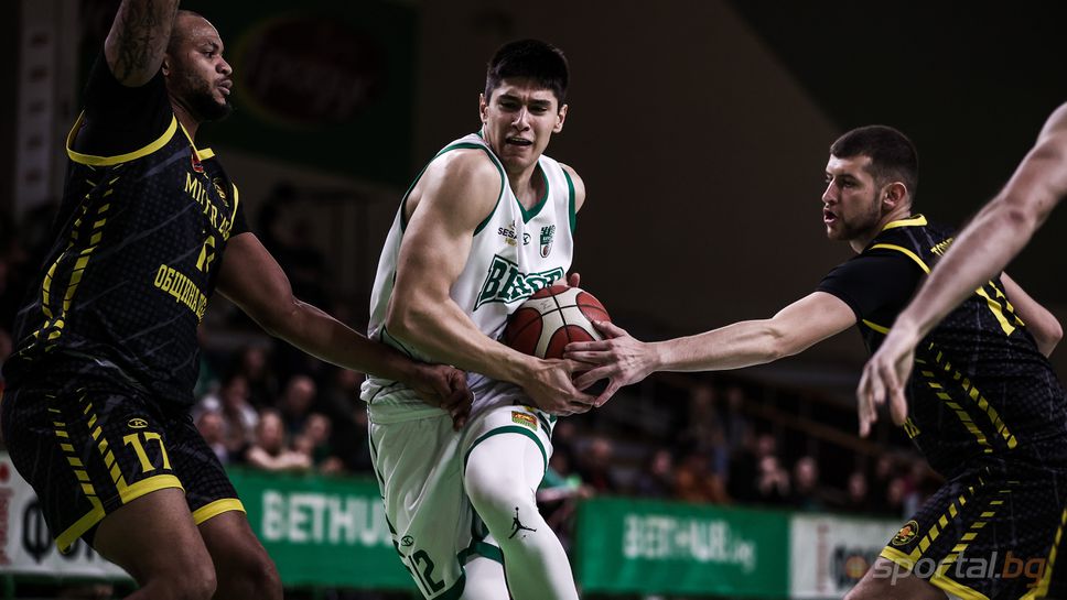 Берое запази още един играч