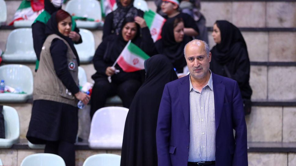 Шефът на иранския футбол първо получи виза, но после не бе допуснат в Канада за конгреса на ФИФА