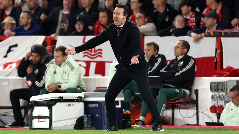 Емери: Едва не счупиха крака на Оли Уоткинс, а къде беше ВАР?