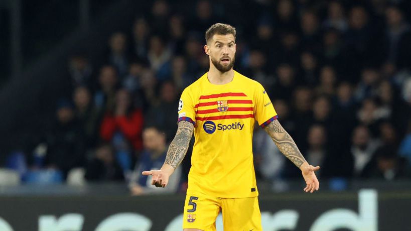 От Барселона може да се разделят с бранител само година след привличането му