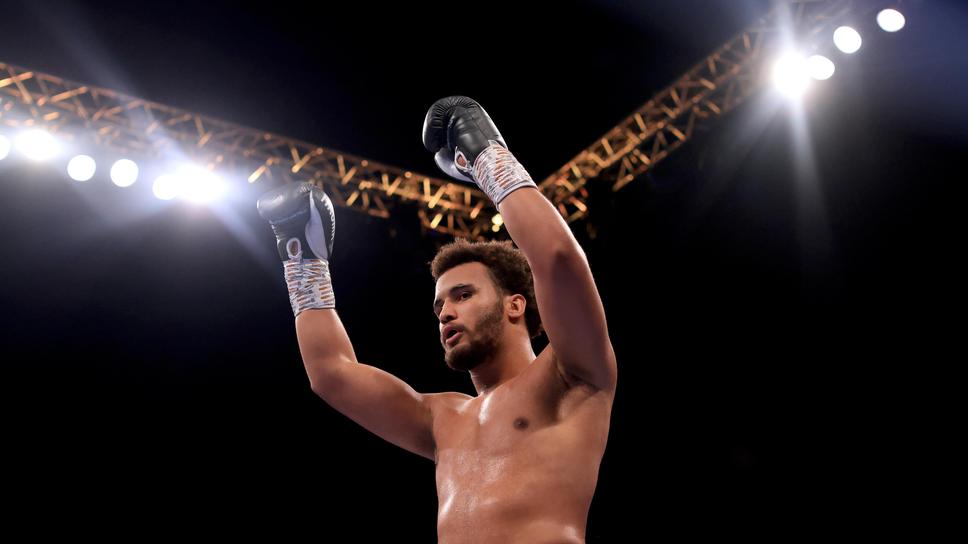Моузес Итаума и Филип Хъргович ще се боксират за вакантната титла на IBF