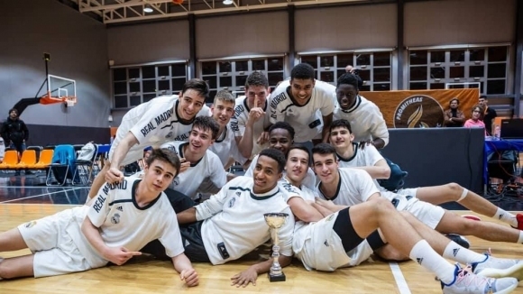 Фенклубът на Реал в България със специална изненада за отбора на Sofia Vivacom Cup 2019