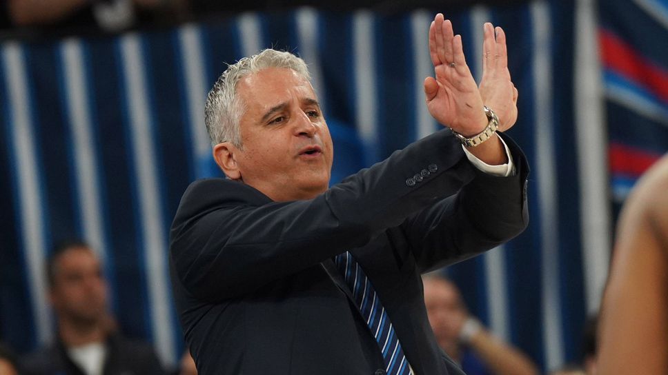 Анадолу Ефес защити треньора си след негово изказване: Не е говорил за самоубийство, станала е грешка в превода