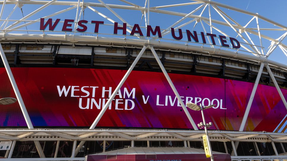 Съставите на Уест Хам и Ливърпул, Слот оставя Салах на пейката