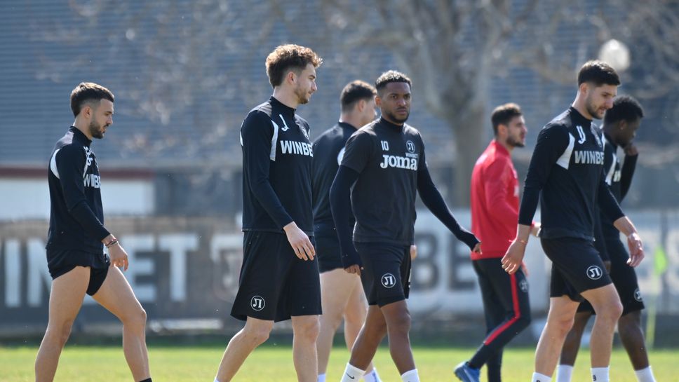 Локо (Пд) започна подготовка за мача с Ботев (Враца)