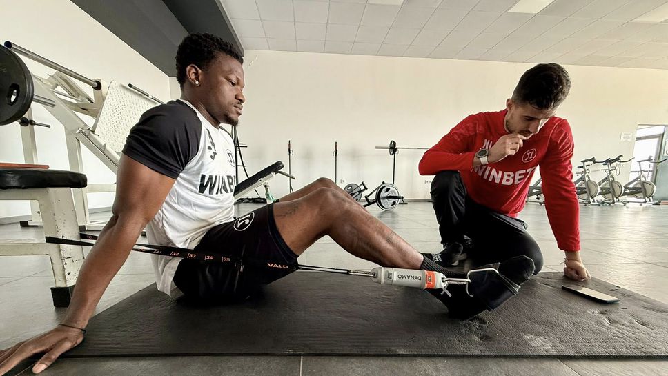 Локомотив (Пд) с информация за контузените играчи