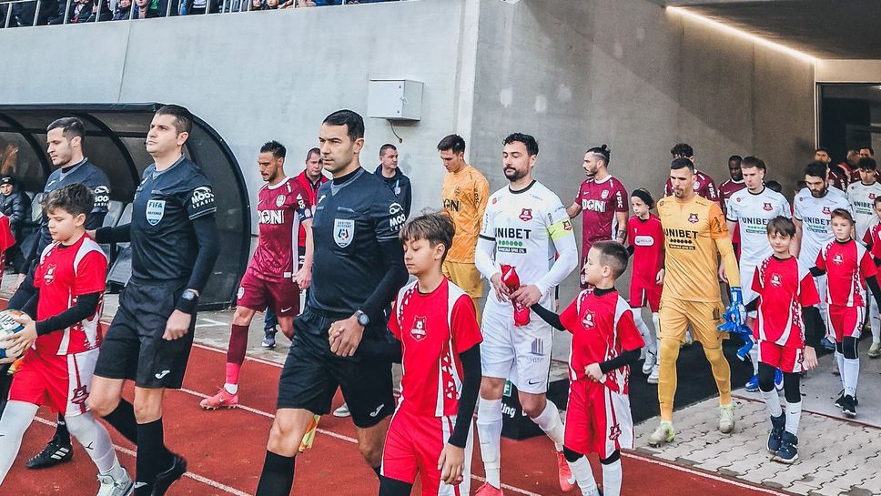 Драма с две изпуснати и една отменена дузпа доведе до нова загуба за отбора на Иванов и Чорбаджийски