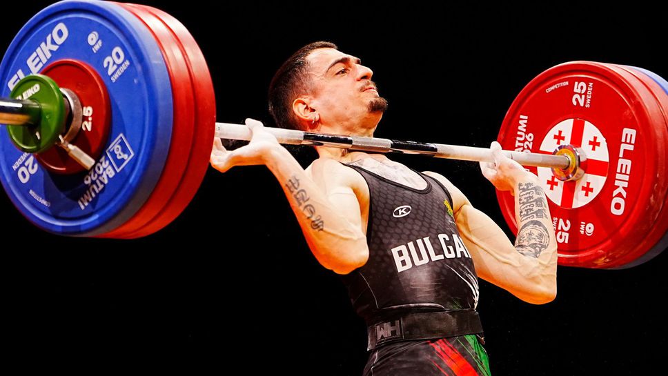 С аплодисменти и тържествена церемония Иван Димов бе посрещнат в родния си град Сопот