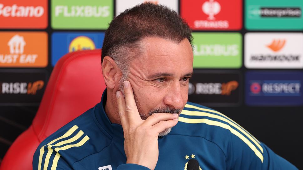 Нотингам Форест уволни Перейра по мейла, Гласнер го заменя