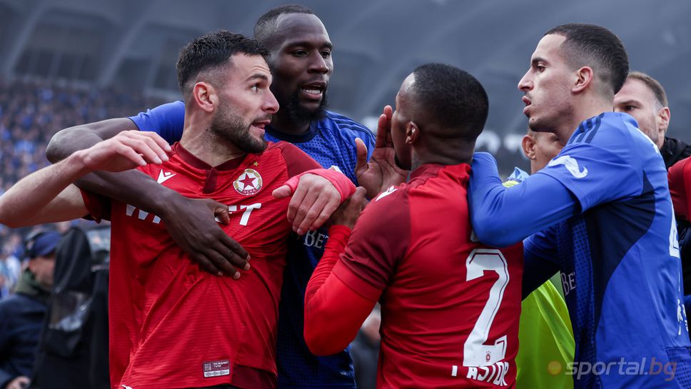 Масово меле и юмруци на Левски - ЦСКА, дори резервите нахлуха, съдията спести два червени картона