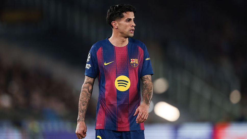 От "Камп Ноу" искат да задържат Жоао Кансело