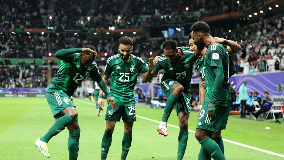 Два червени картона улесниха отбора на Манчини по пътя към 1/8-финалите