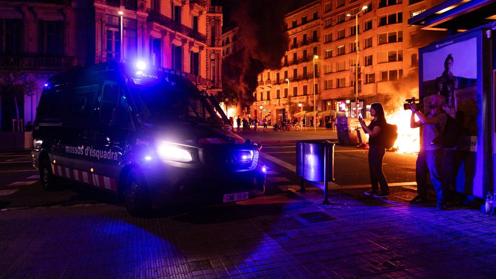 Полицията разби престъпна група, обирала домовете на футболисти на Барселона