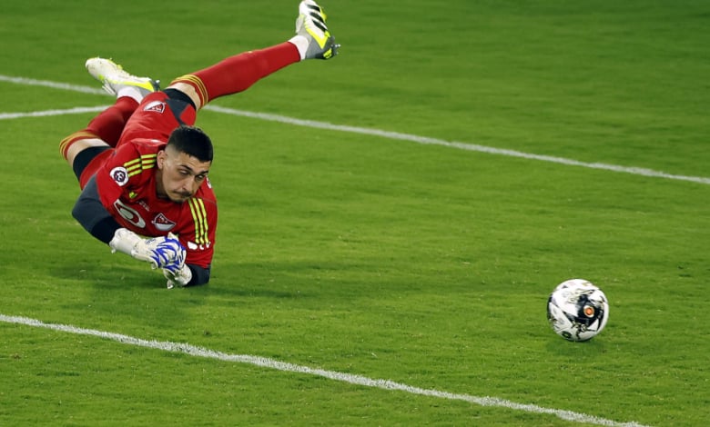 Октопода, който завладя Англия и най-красивата сръбкиня