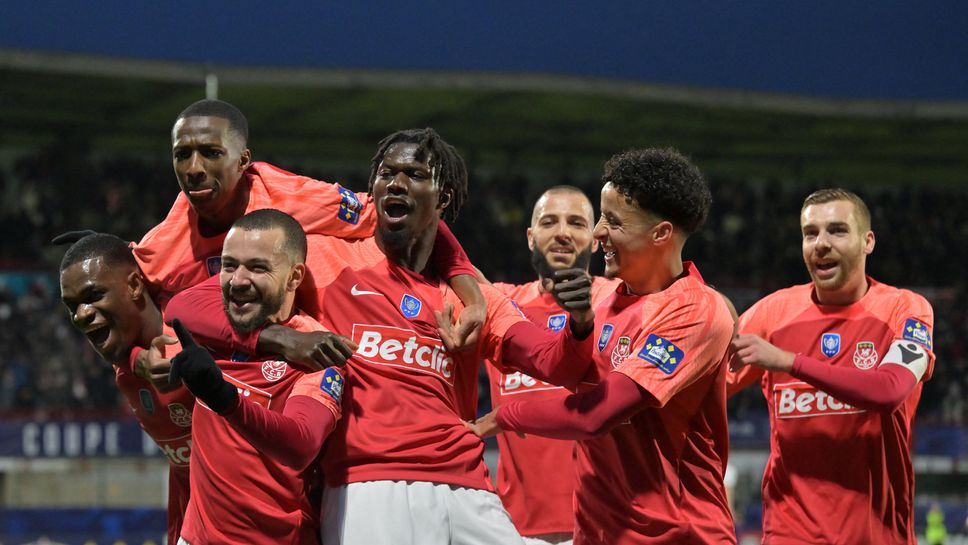 Третодивизионен отбор изхвърли носителя на Купата на Франция след драма с 24 дузпи