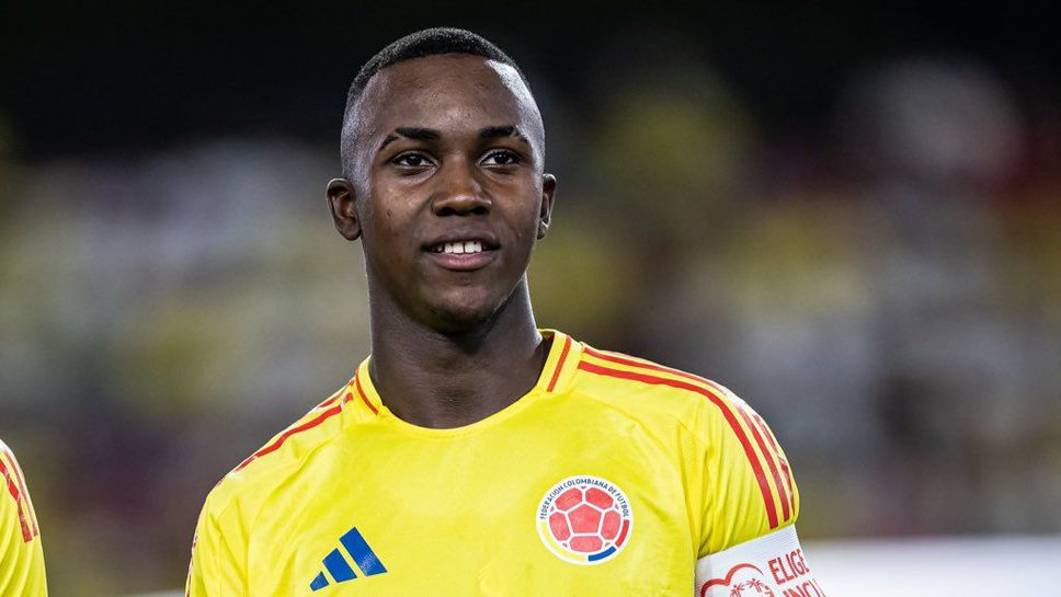 Колумбийски талант пристигна в Англия, за да подпише с Манчестър Юнайтед