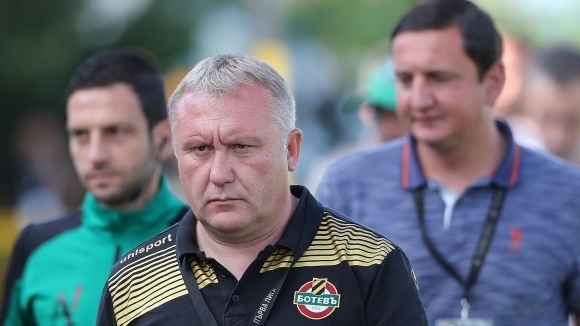 Ботев (Пд) уволни Николай Киров