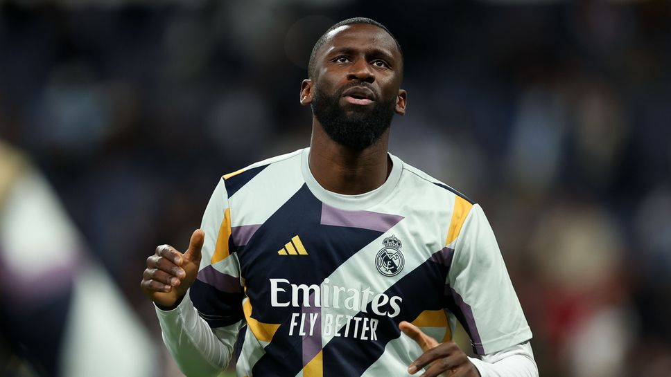 Звезда на Реал Мадрид дарява дрехи за бездомни