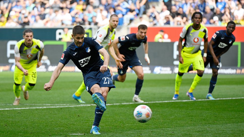 Две дузпи и ВАР донесоха нов провал за Борусия (Д), Байерн може да е шампион още утре