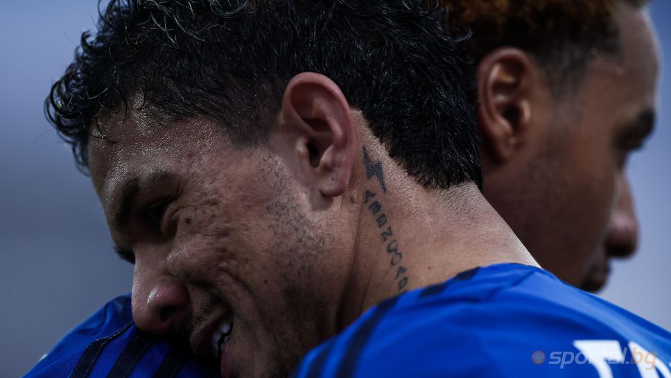 Звезда на Левски отличи най-добрия футболист в efbet Лига и призова играчите по света: Идвайте в България!