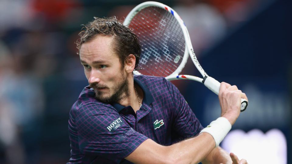 Медведев разби Дрейпър в първия сет и не го остави до края