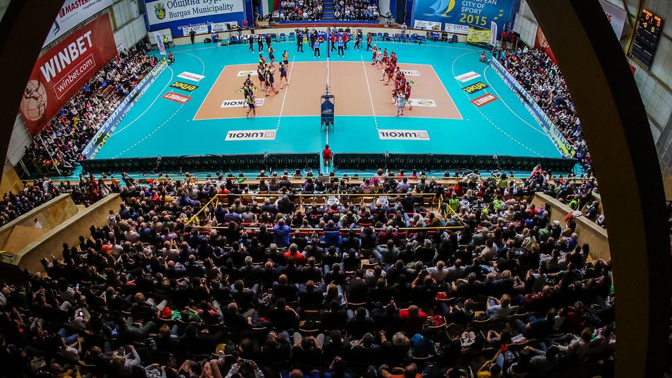 След година ремонт зала "Младост" пак приютява волейбола в Бургас