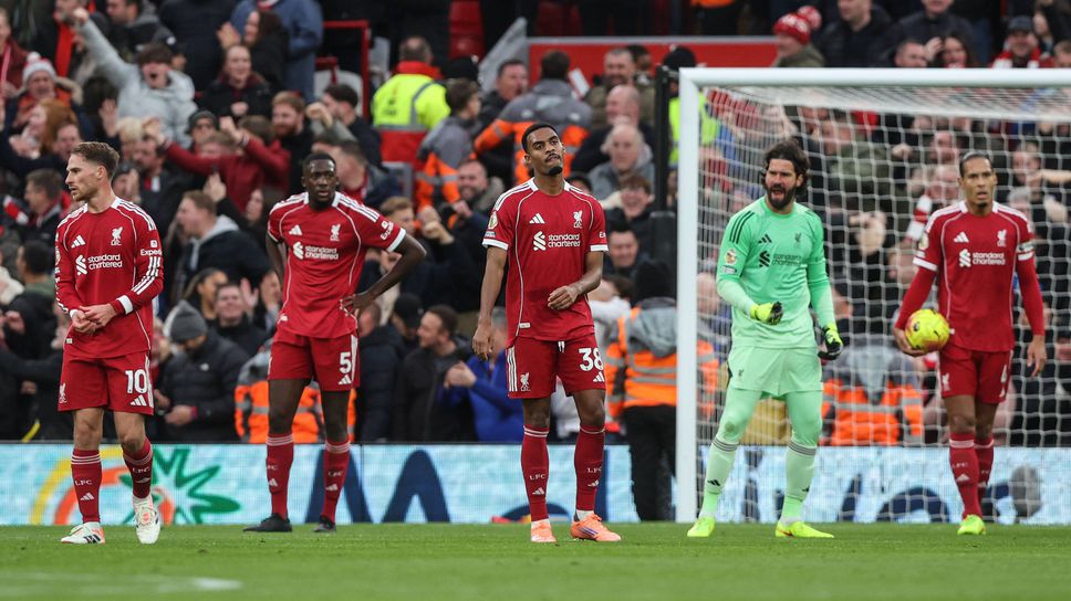 Гарил Невил: Неприемливо е да паднеш шест пъти в седем мача, когато си в Ливърпул